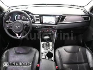 KNACA81CGHA023599 2017 KIA NIRO 1.6 LUXURY-4