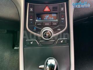 2016 HYUNDAI  AVANTE ELANTRA 1.6 GDI SMART BASIC - 11
