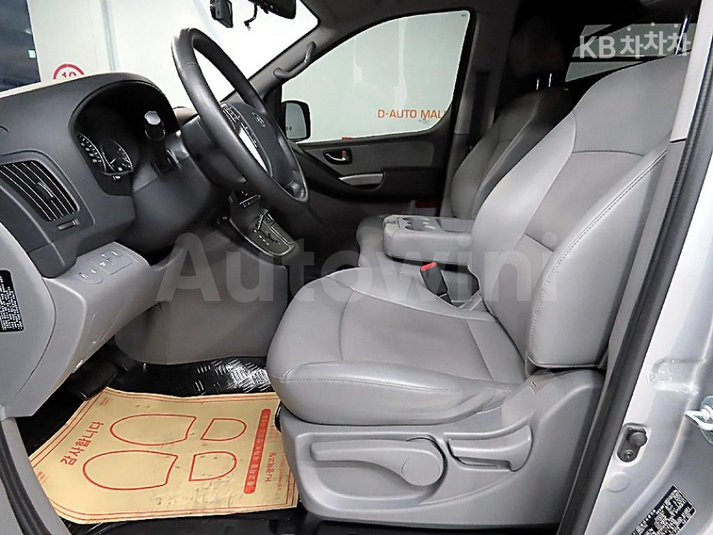 2020 HYUNDAI  GRAND STAREX VAN 3 SEATS SMART - 19