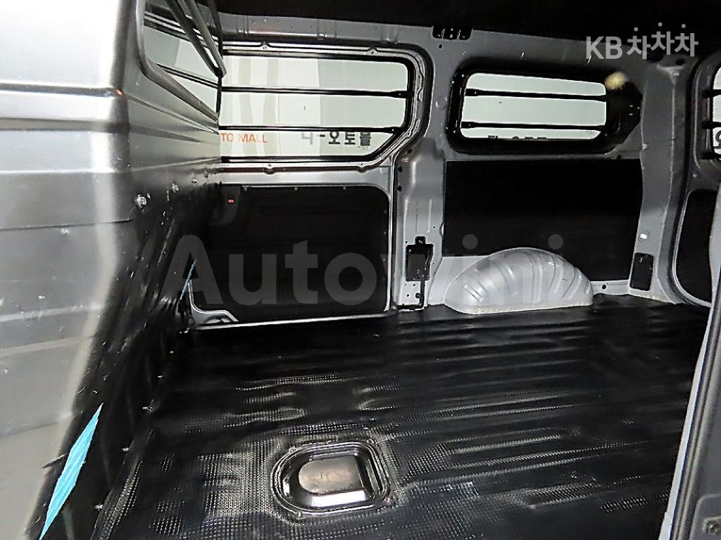 2020 HYUNDAI  GRAND STAREX VAN 3 SEATS SMART - 9