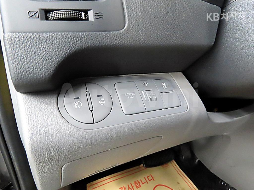 2020 HYUNDAI  GRAND STAREX VAN 3 SEATS SMART - 15