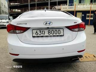 2015 HYUNDAI  AVANTE ELANTRA 1.6 GDI MORDERN BASIC - 18