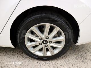 2015 HYUNDAI  AVANTE ELANTRA 1.6 GDI MORDERN BASIC - 19