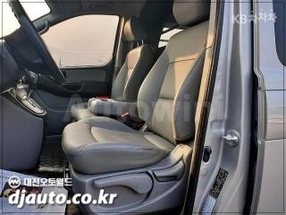 2017 HYUNDAI GRAND STAREX H-1 3 SEATS VAN CVX SMART - 16