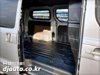 2017 HYUNDAI GRAND STAREX H-1 3 SEATS VAN CVX SMART - 19