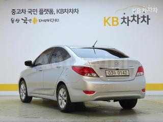 KMHCT41BEHU219763 2017 HYUNDAI ACCENT  1.4 VVT MORDERN-3