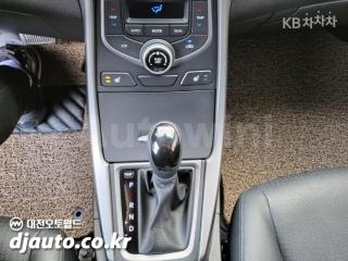 2016 HYUNDAI  AVANTE ELANTRA 1.6 GDI SMART BASIC - 18