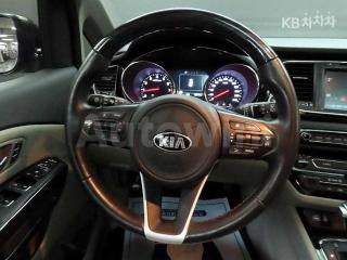 2017 KIA  CARNIVAL SEDONA 9 SEATS 2.2 DIESEL NOBLESSE - 7