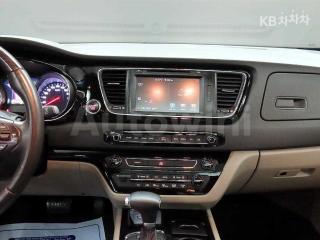 2017 KIA  CARNIVAL SEDONA 9 SEATS 2.2 DIESEL NOBLESSE - 10