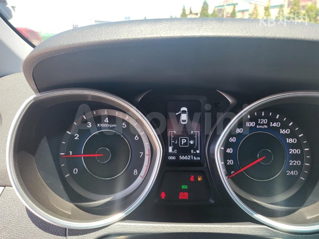 KMHDG41DBFU311966 2015 HYUNDAI  AVANTE ELANTRA 1.6 GDI MORDERN BASIC-4