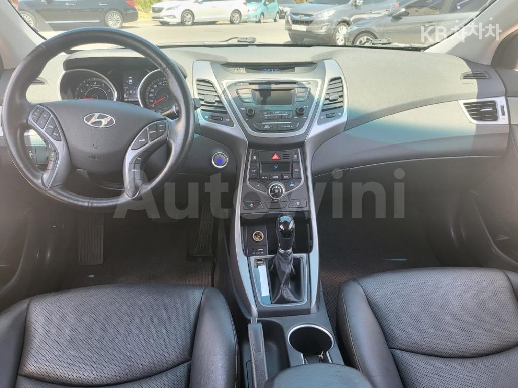 2015 HYUNDAI  AVANTE ELANTRA 1.6 GDI MORDERN BASIC - 15