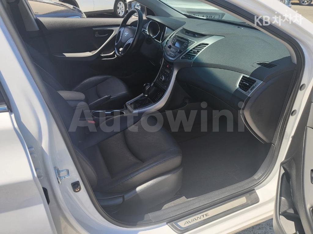 2015 HYUNDAI  AVANTE ELANTRA 1.6 GDI MORDERN BASIC - 13