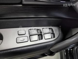 2017 SSANGYONG KORANDO TURISMO 11 SEATS 4WD TX - 3