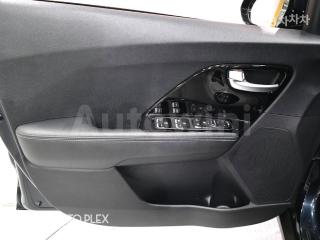 2018 KIA NIRO 1.6 PHEV PRESTIGE - 8