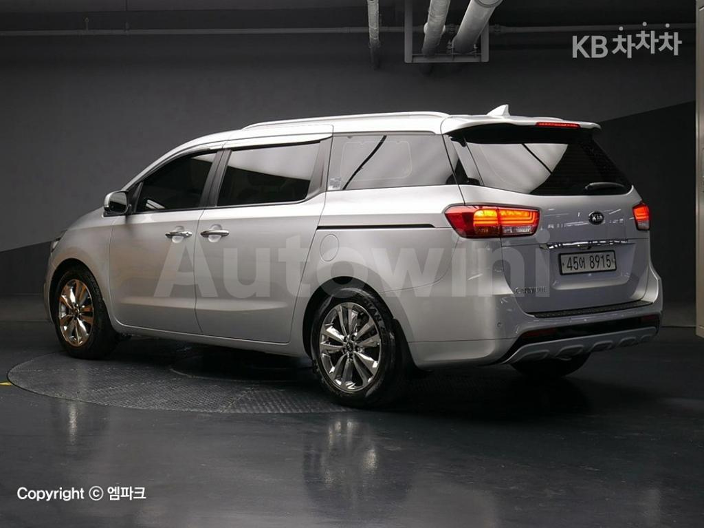 2015 KIA  CARNIVAL SEDONA 9 SEATS 2.2 DIESEL PRESTIGE - 20