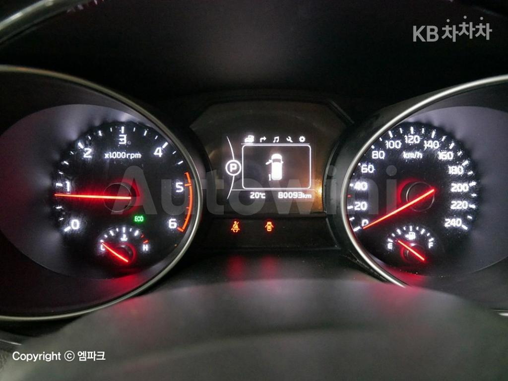 2015 KIA  CARNIVAL SEDONA 9 SEATS 2.2 DIESEL PRESTIGE - 7