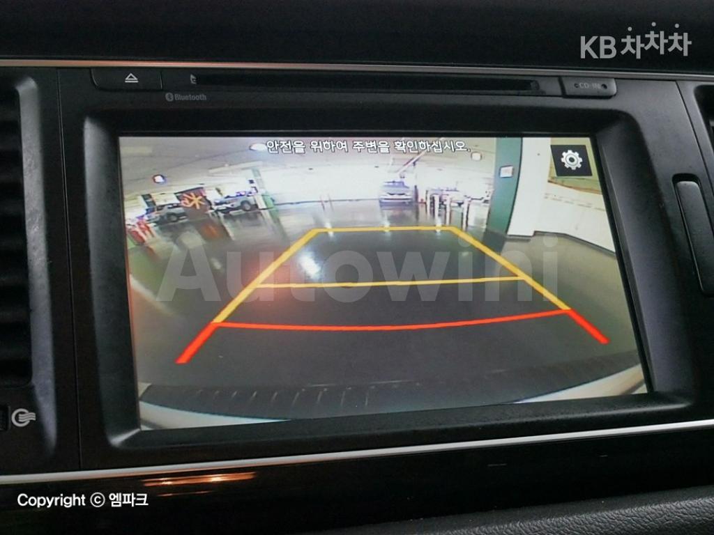 2015 KIA  CARNIVAL SEDONA 9 SEATS 2.2 DIESEL PRESTIGE - 14