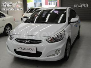 KMHCT41BEHU132780 2017 HYUNDAI ACCENT  1.4 VVT MORDERN-0
