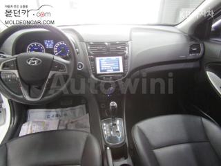 KMHCT41BEHU132780 2017 HYUNDAI ACCENT  1.4 VVT MORDERN-4