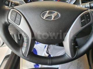 2015 HYUNDAI  AVANTE ELANTRA 1.6 GDI SMART BASIC - 9