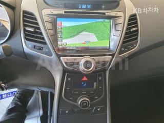 2015 HYUNDAI  AVANTE ELANTRA 1.6 GDI SMART BASIC - 13