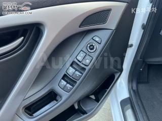 2015 HYUNDAI  AVANTE ELANTRA 1.6 GDI MORDERN BASIC - 16