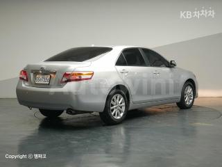 2011 TOYOTA CAMRY XLE - 3
