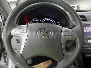 2011 TOYOTA CAMRY XLE - 8