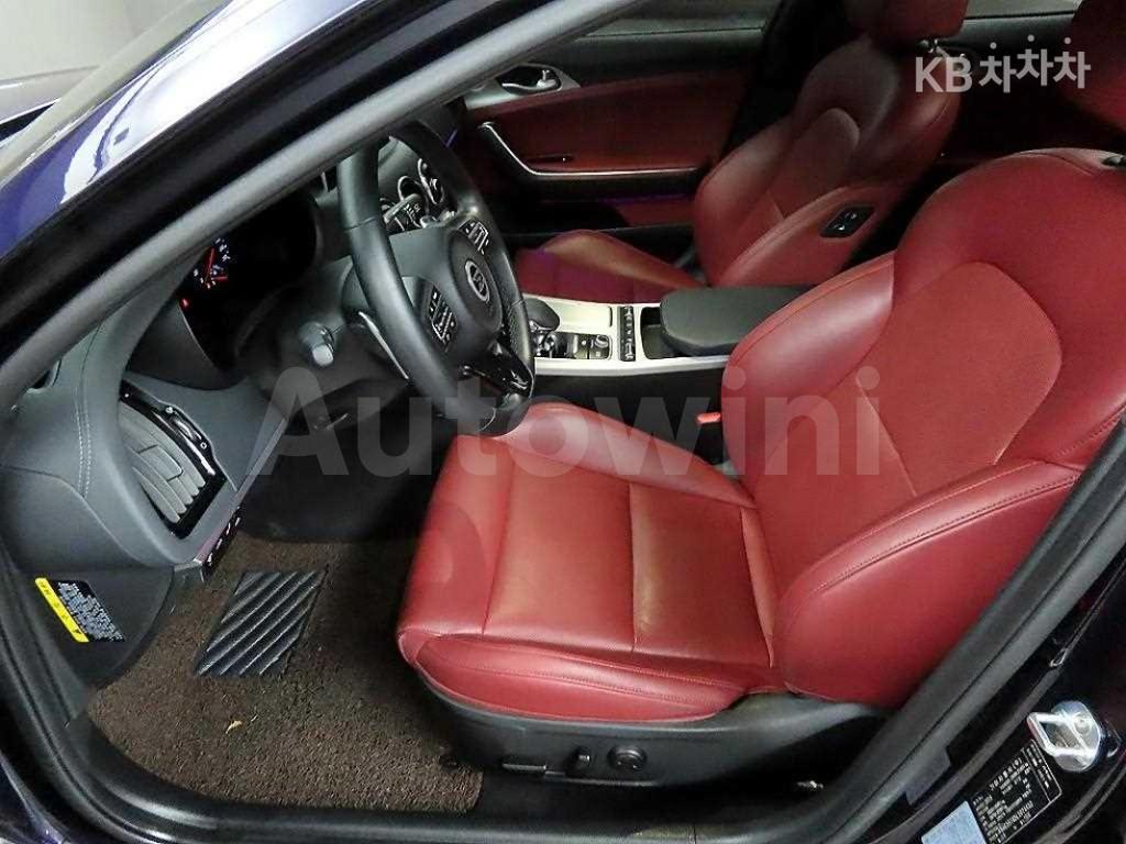 2020 KIA STINGER 2.0 TURBO 2WD PLATINUM - 9
