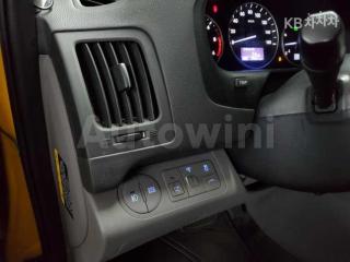 2017 HYUNDAI GRAND STAREX H-1 12 SEATS - 9