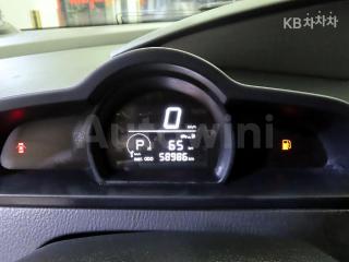 2016 SSANGYONG KORANDO TURISMO 9 SEATS 4WD TX - 9