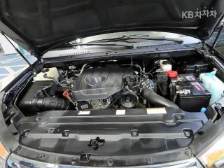 2016 SSANGYONG KORANDO TURISMO 9 SEATS 4WD TX - 17