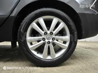 KMHJU81VBBU161680 2011 HYUNDAI TUCSON IX DIESEL 2WD LX20 PREMIER-4