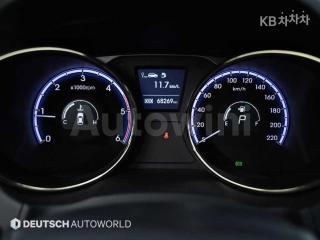 2011 HYUNDAI TUCSON IX DIESEL 2WD LX20 PREMIER - 8