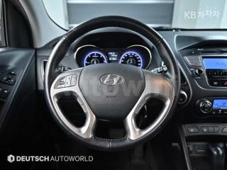 2011 HYUNDAI TUCSON IX DIESEL 2WD LX20 PREMIER - 13