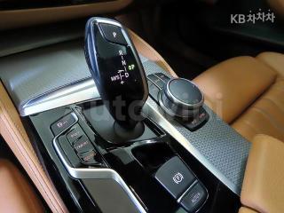 2017 BMW  5SERIES G30  520D M SPORT PACKAGE - 12