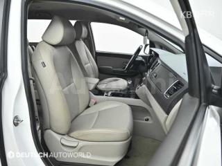 2017 KIA  CARNIVAL SEDONA 9 SEATS 2.2 DIESEL LUXURY - 10