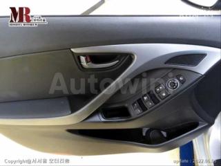 2016 HYUNDAI  AVANTE ELANTRA 1.6 GDI SMART BASIC - 17
