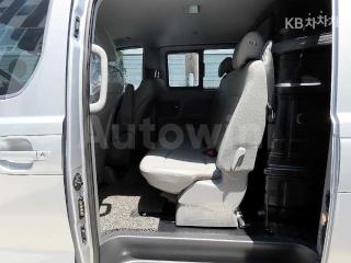 KMFWBX7KBLU106439 2020 HYUNDAI  GRAND STAREX VAN 5 SEATS SMART-5
