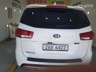 KNAMC81ABJS354484 2018 KIA  CARNIVAL 9 SEATS 2.2 DIESEL LUXURY-1