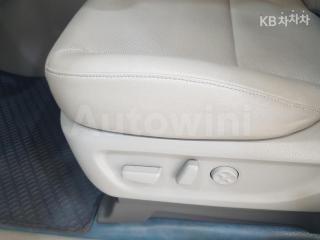 2018 KIA  CARNIVAL 9 SEATS 2.2 DIESEL LUXURY - 8
