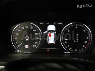 2019 VOLVO XC60 D5 2.4 INSCRIPTION - 8