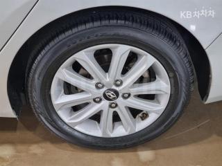 2016 HYUNDAI  AVANTE ELANTRA 1.6 GDI MORDERN BASIC - 19
