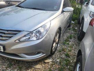 KMHEC41BBAA083022 2010 HYUNDAI YF SONATA Y20 PREMIER LUXURY-1