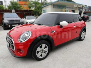 WMWXR7105L2L77246 2020 MINI COOPER 1.6 SE-0