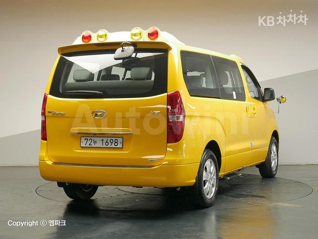 KMJWA37KDKU992459 2019 HYUNDAI  GRAND STAREX CHILD PROTECTIVE VEHICLE 12 SEATS 4WD-2