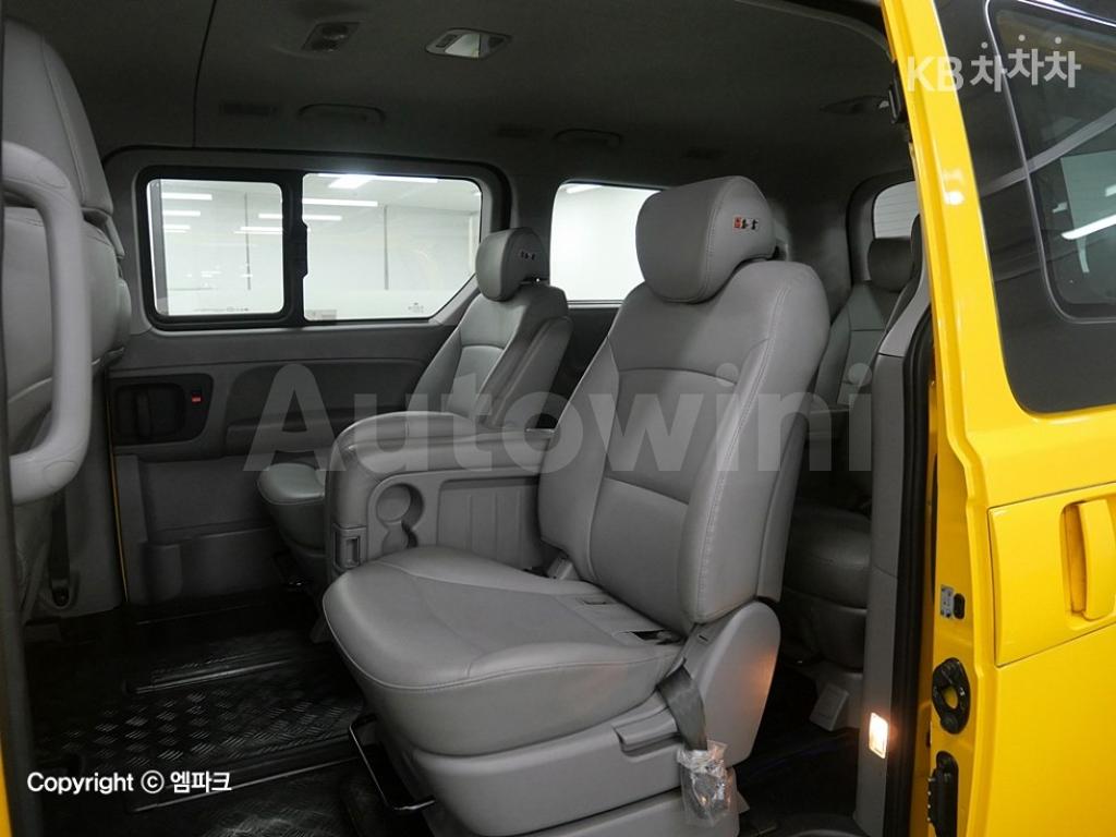 2019 HYUNDAI  GRAND STAREX CHILD PROTECTIVE VEHICLE 12 SEATS 4WD - 11