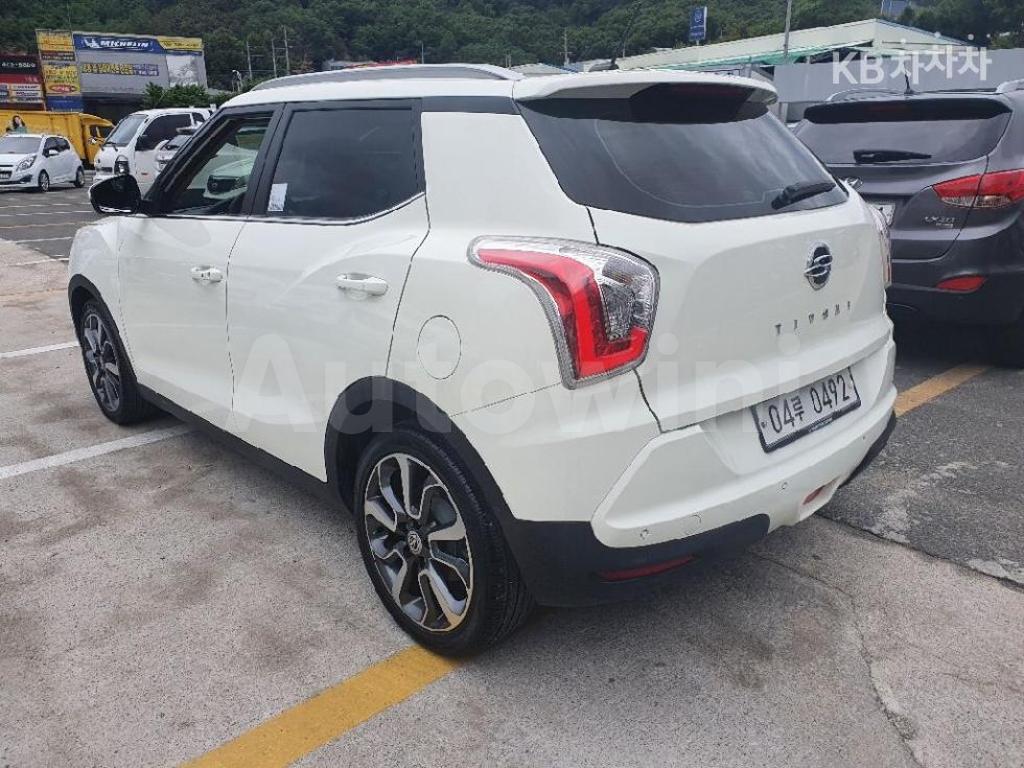 KPBXH3AR1GP033919 2016 SSANGYONG TIVOLI GASOLINE LX LUXURY-1