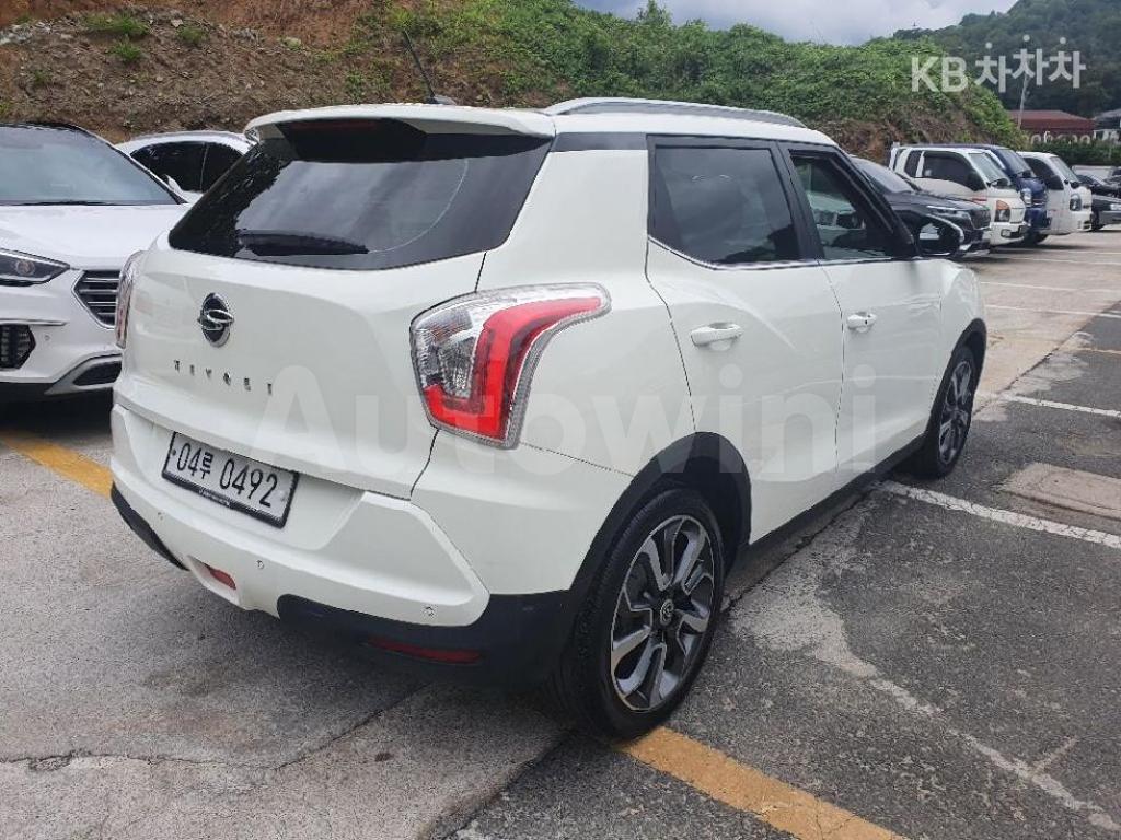 KPBXH3AR1GP033919 2016 SSANGYONG TIVOLI GASOLINE LX LUXURY-2