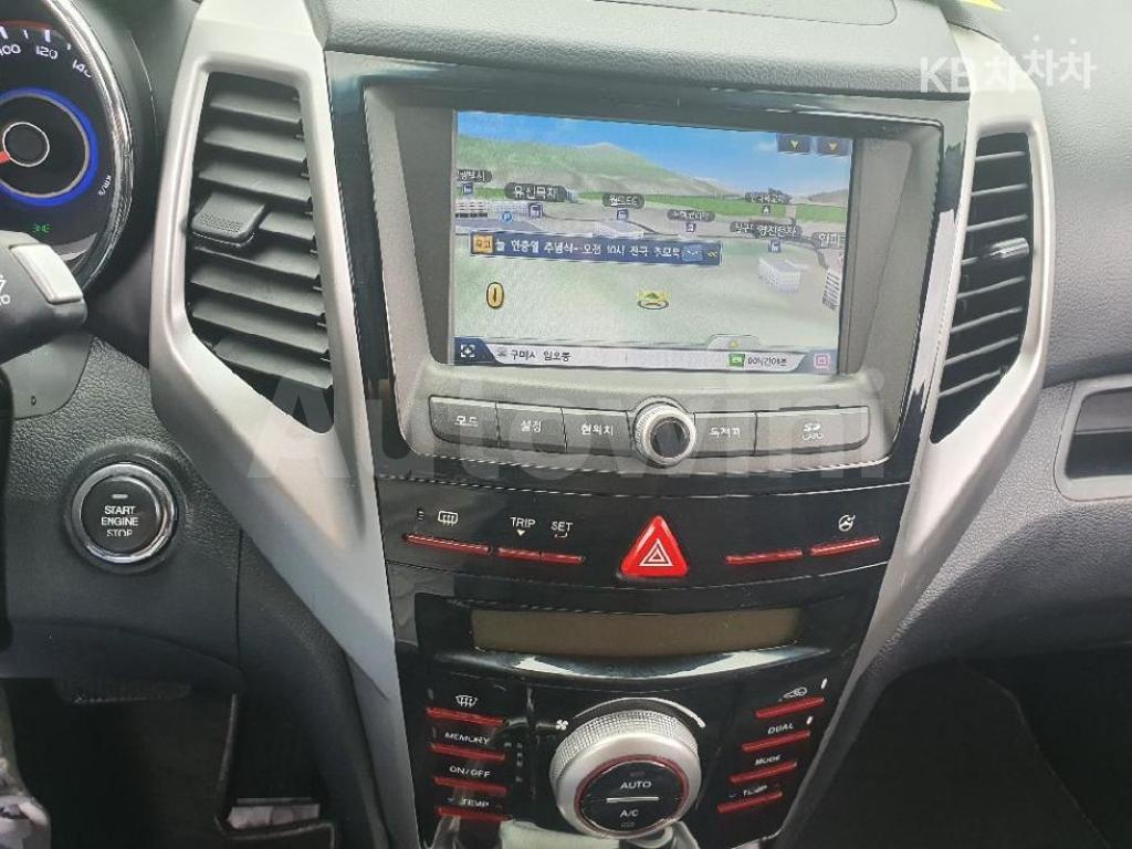 KPBXH3AR1GP033919 2016 SSANGYONG TIVOLI GASOLINE LX LUXURY-4